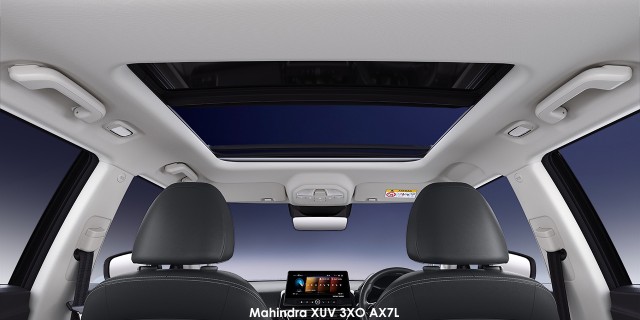 XUV3XO 1.2T AX7L A/T gallery image 16