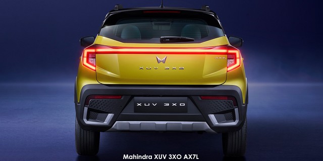 MAHINDRA XUV3X0 1.2T AX7L A/T - 2 